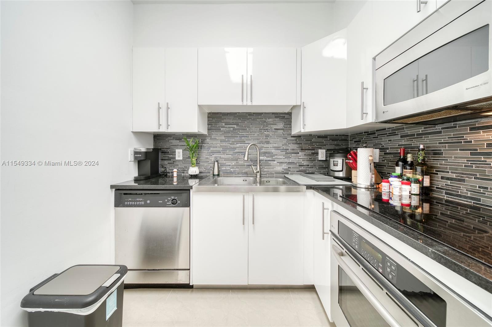 6365 Collins Ave, Miami Beach, FL, 33141 United States, 1 Bedroom Bedrooms, ,1 BathroomBathrooms,Residential,For Sale,Collins Ave,A11549334