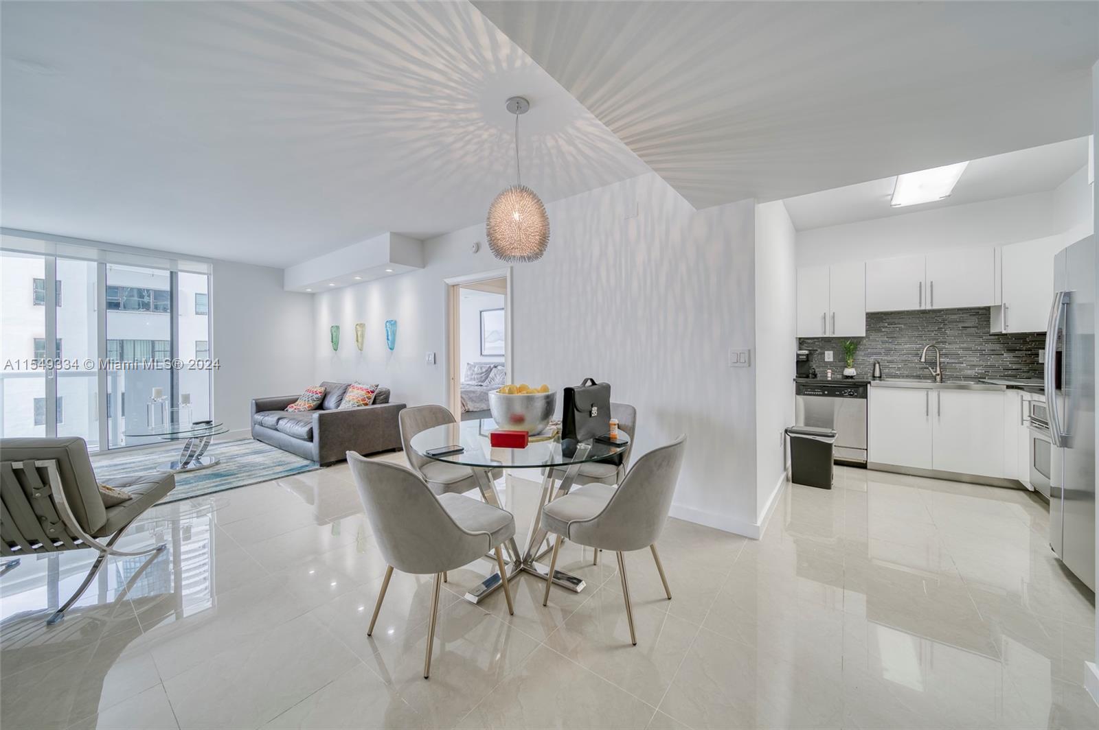 6365 Collins Ave 805, Miami Beach, Florida 33141, 1 Bedroom Bedrooms, ,1 BathroomBathrooms,Residential,For Sale,6365 Collins Ave 805,A11549334