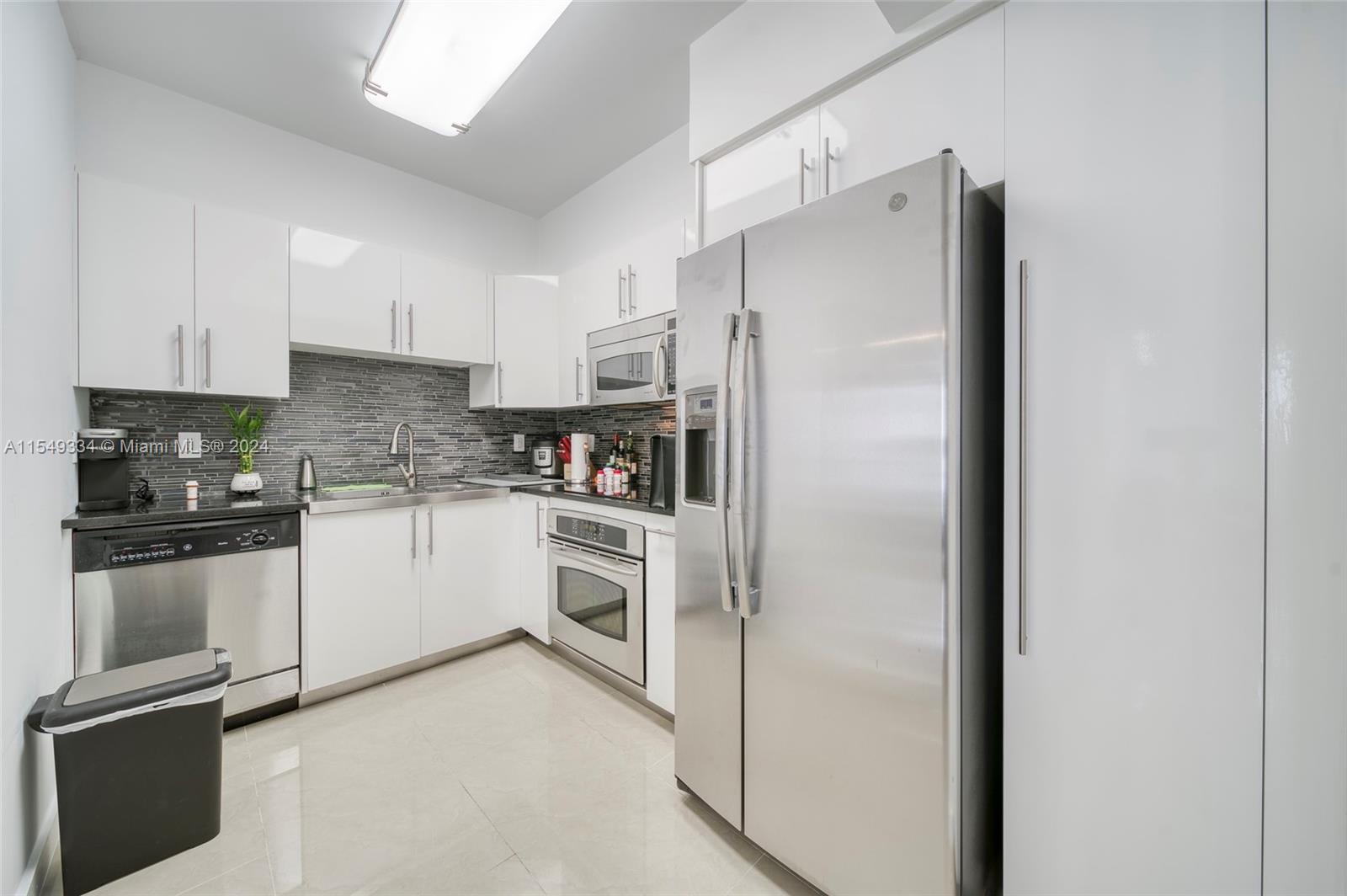 6365 Collins Ave, Miami Beach, FL, 33141 United States, 1 Bedroom Bedrooms, ,1 BathroomBathrooms,Residential,For Sale,Collins Ave,A11549334