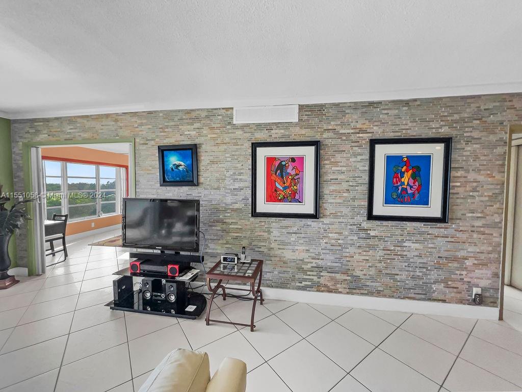 3050 Palm Aire Dr, Pompano Beach, FL, 33069 United States, 3 Bedrooms Bedrooms, ,2 BathroomsBathrooms,Residential,For Sale,Palm Aire Dr,A11551058
