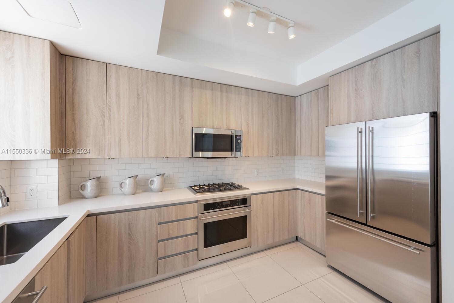 47 SHORE DR, Miami Beach, FL, 33141 United States, 4 Bedrooms Bedrooms, ,4 BathroomsBathrooms,Residential,For Sale,SHORE DR,A11550336