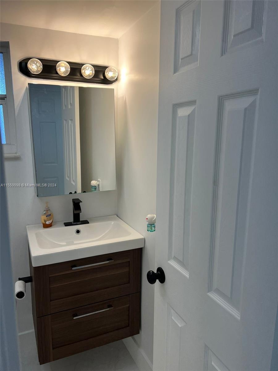 870 87th Ave, Miami, FL, 33172 United States, 3 Bedrooms Bedrooms, ,2 BathroomsBathrooms,Residential,For Sale,87th Ave,A11550098