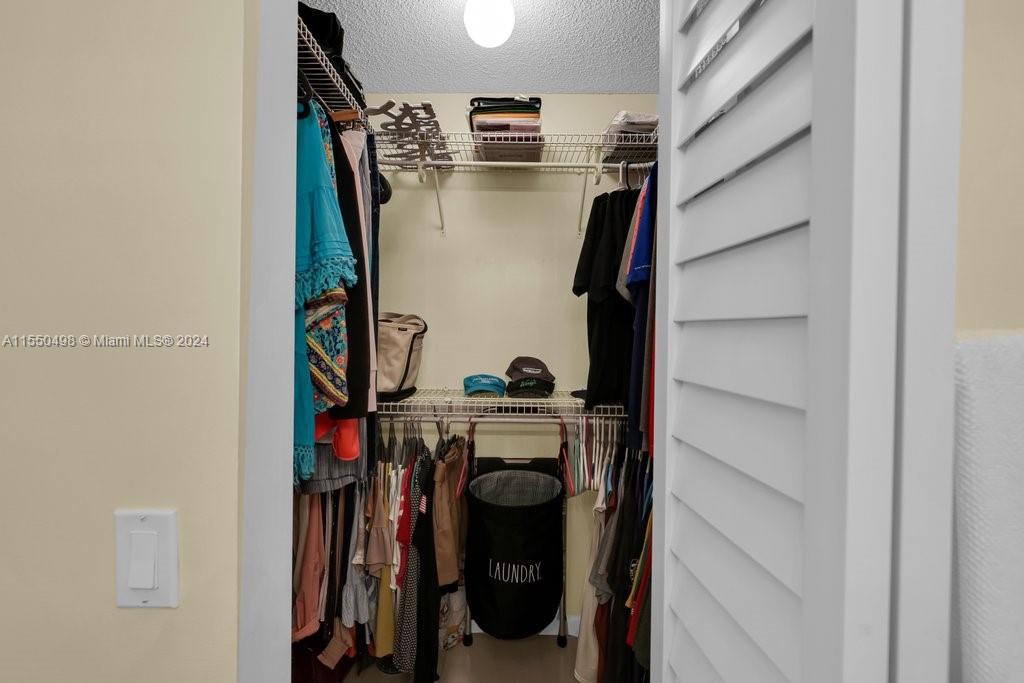 303 Riverside Dr, Pompano Beach, FL, 33062 United States, 1 Bedroom Bedrooms, ,1 BathroomBathrooms,Residential,For Sale,Riverside Dr,A11550498
