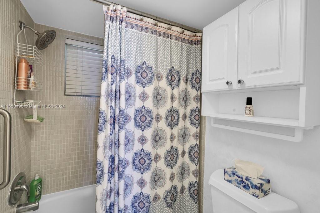 303 Riverside Dr, Pompano Beach, FL, 33062 United States, 1 Bedroom Bedrooms, ,1 BathroomBathrooms,Residential,For Sale,Riverside Dr,A11550498