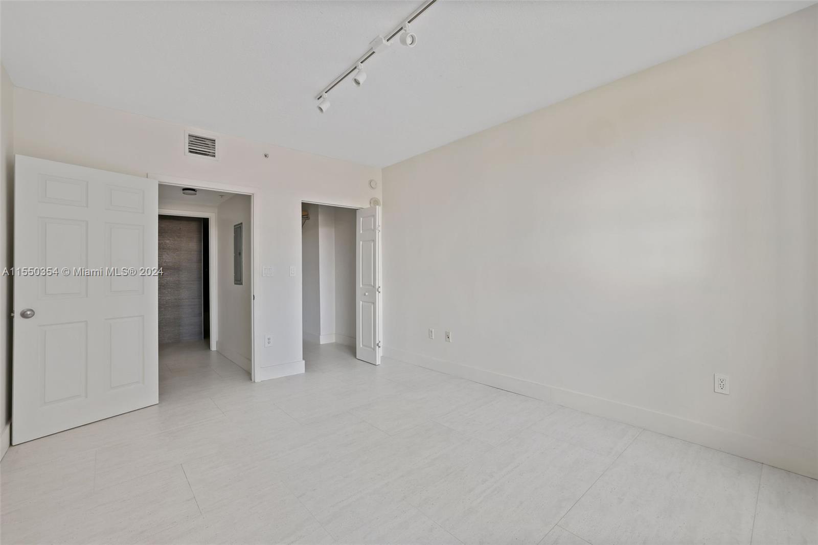 2000 Bayshore Dr, Miami, FL, 33137 United States, 1 Bedroom Bedrooms, ,1 BathroomBathrooms,Residential,For Sale,Bayshore Dr,A11550354