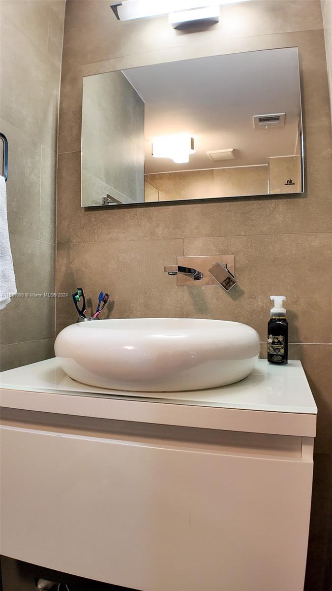 1155 Brickell Bay Dr, Miami, FL, 33131 United States, 2 Bedrooms Bedrooms, ,2 BathroomsBathrooms,Residential,For Sale,Brickell Bay Dr,A11551009