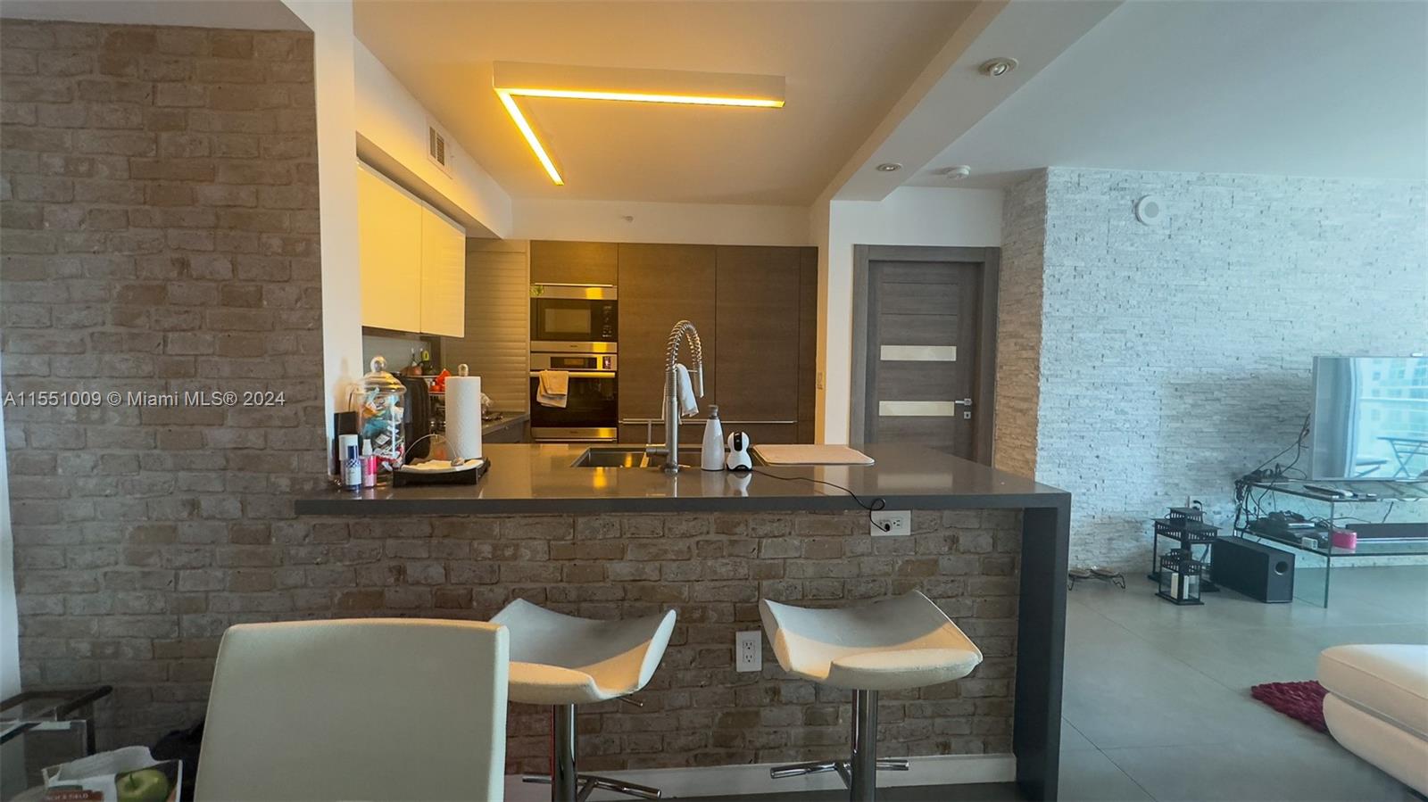 1155 Brickell Bay Dr, Miami, FL, 33131 United States, 2 Bedrooms Bedrooms, ,2 BathroomsBathrooms,Residential,For Sale,Brickell Bay Dr,A11551009
