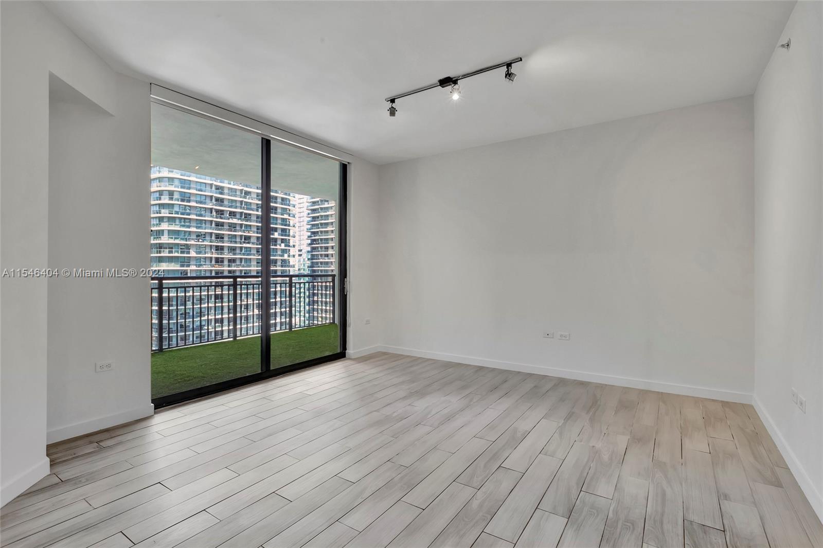 999 1st Ave, Miami, FL, 33130 United States, 1 Bedroom Bedrooms, ,1 BathroomBathrooms,Residential,For Sale,1st Ave,A11546404