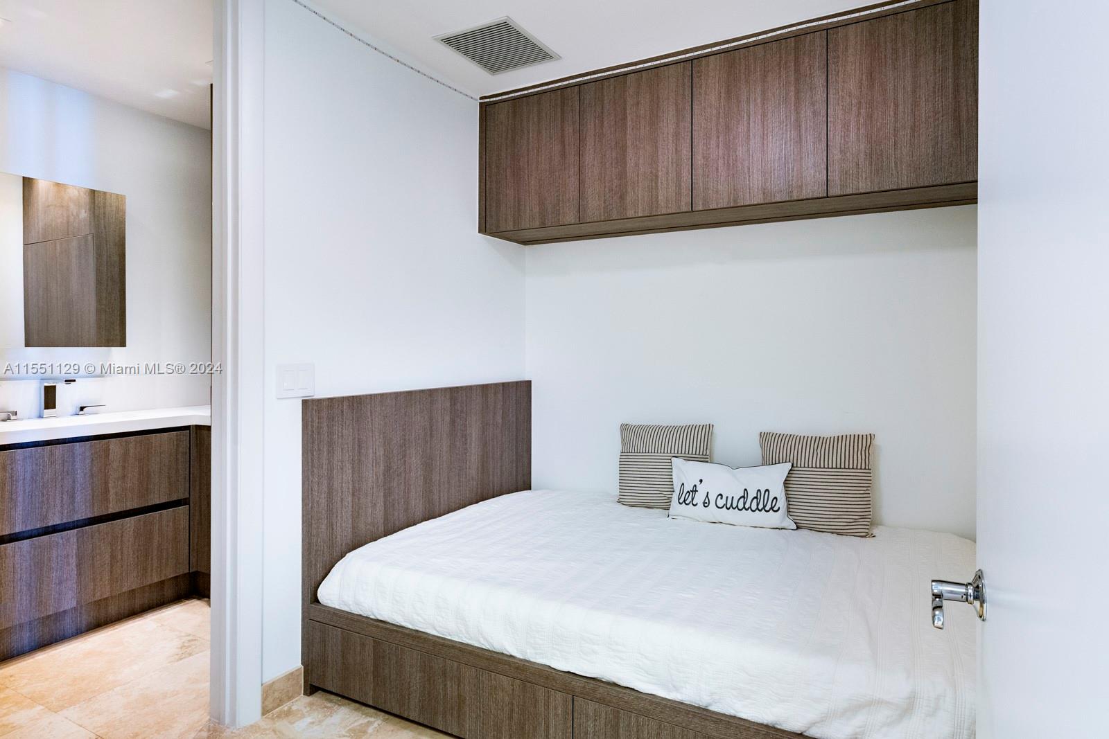 100 S Pointe Dr 907, Miami Beach, Florida 33139, 2 Bedrooms Bedrooms, ,2 BathroomsBathrooms,Residential,For Sale,100 S Pointe Dr 907,A11551129