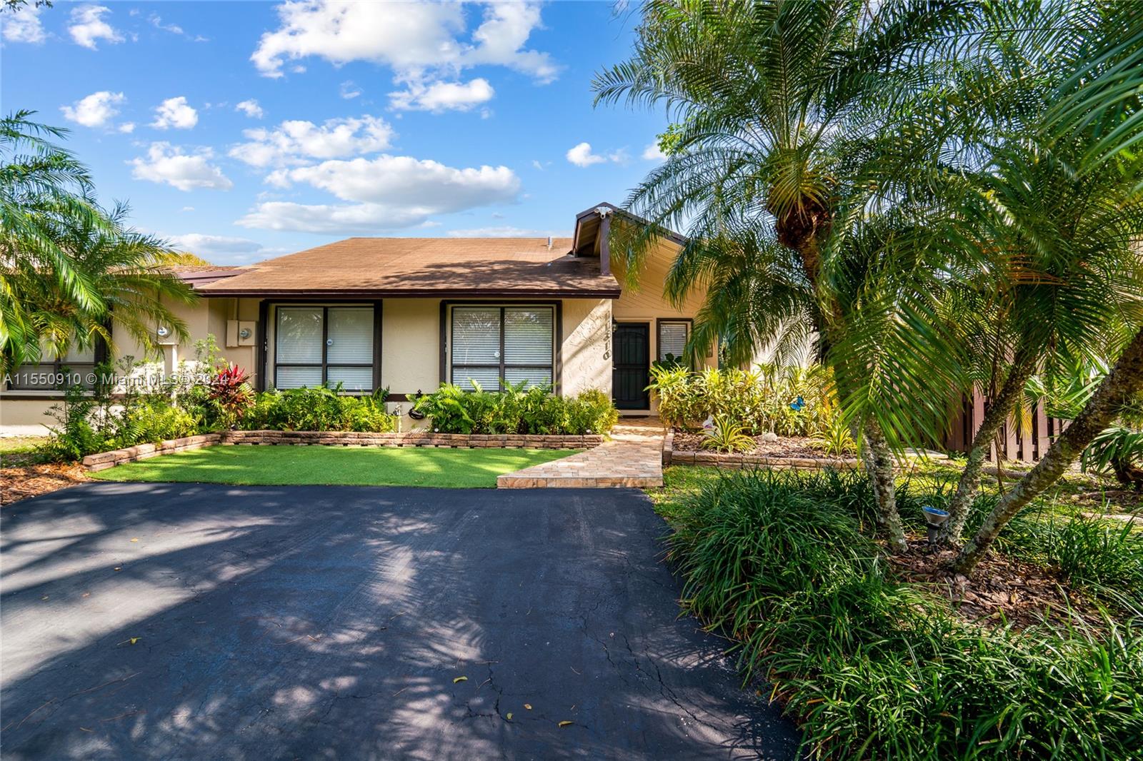 11310 115th Ter, Miami, FL, 33176 United States, 3 Bedrooms Bedrooms, ,2 BathroomsBathrooms,Residential,For Sale,115th Ter,A11550910