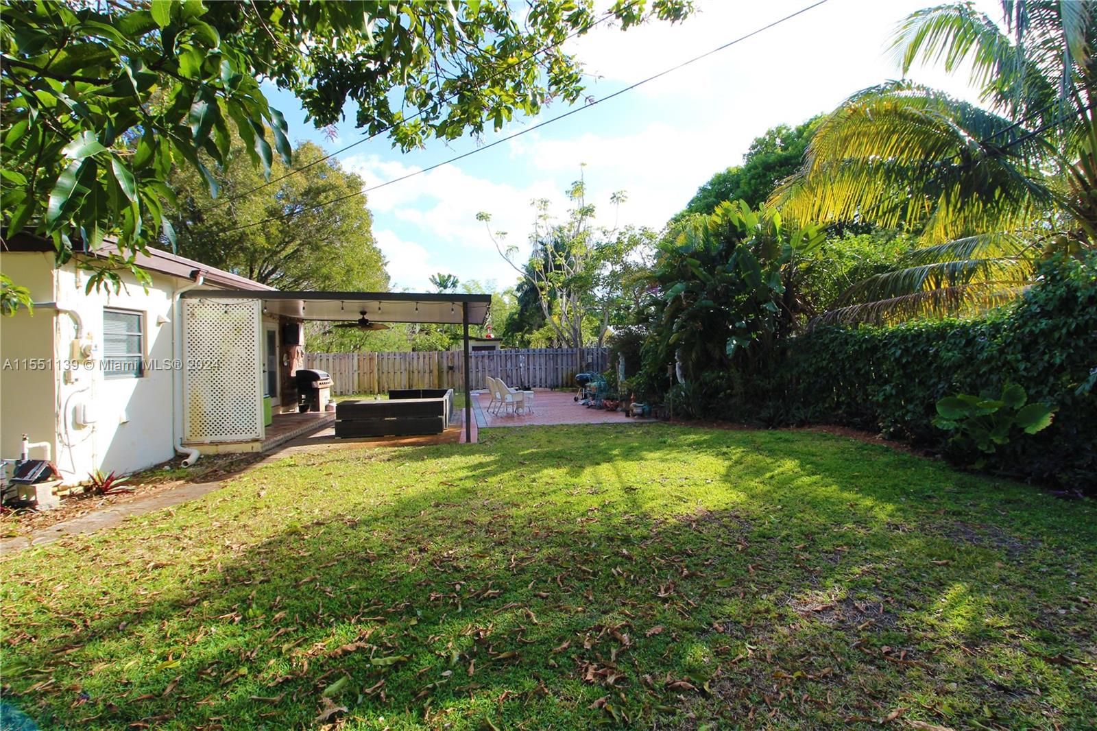11 Redwood Cir, Plantation, FL, 33317 United States, 3 Bedrooms Bedrooms, ,2 BathroomsBathrooms,Residential,For Sale,Redwood Cir,A11551139