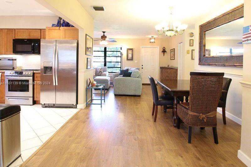 11 Redwood Cir, Plantation, FL, 33317 United States, 3 Bedrooms Bedrooms, ,2 BathroomsBathrooms,Residential,For Sale,Redwood Cir,A11551139