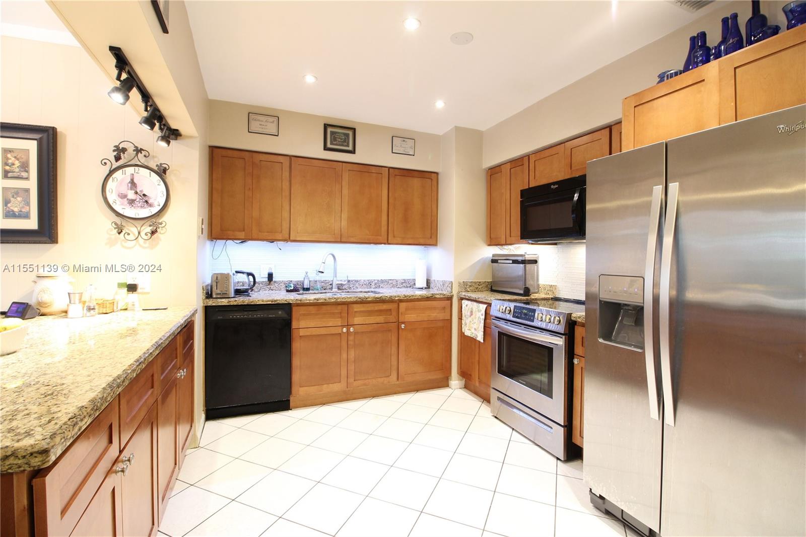 11 Redwood Cir, Plantation, FL, 33317 United States, 3 Bedrooms Bedrooms, ,2 BathroomsBathrooms,Residential,For Sale,Redwood Cir,A11551139