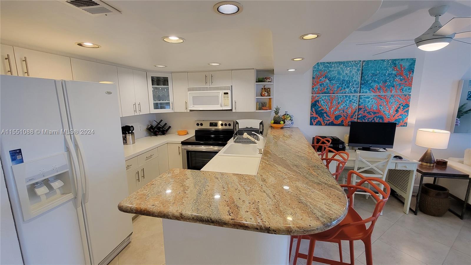 401 OCEAN DR 503, Miami Beach, Florida 33139, 1 Bedroom Bedrooms, ,1 BathroomBathrooms,Residentiallease,For Rent,401 OCEAN DR 503,A11551088