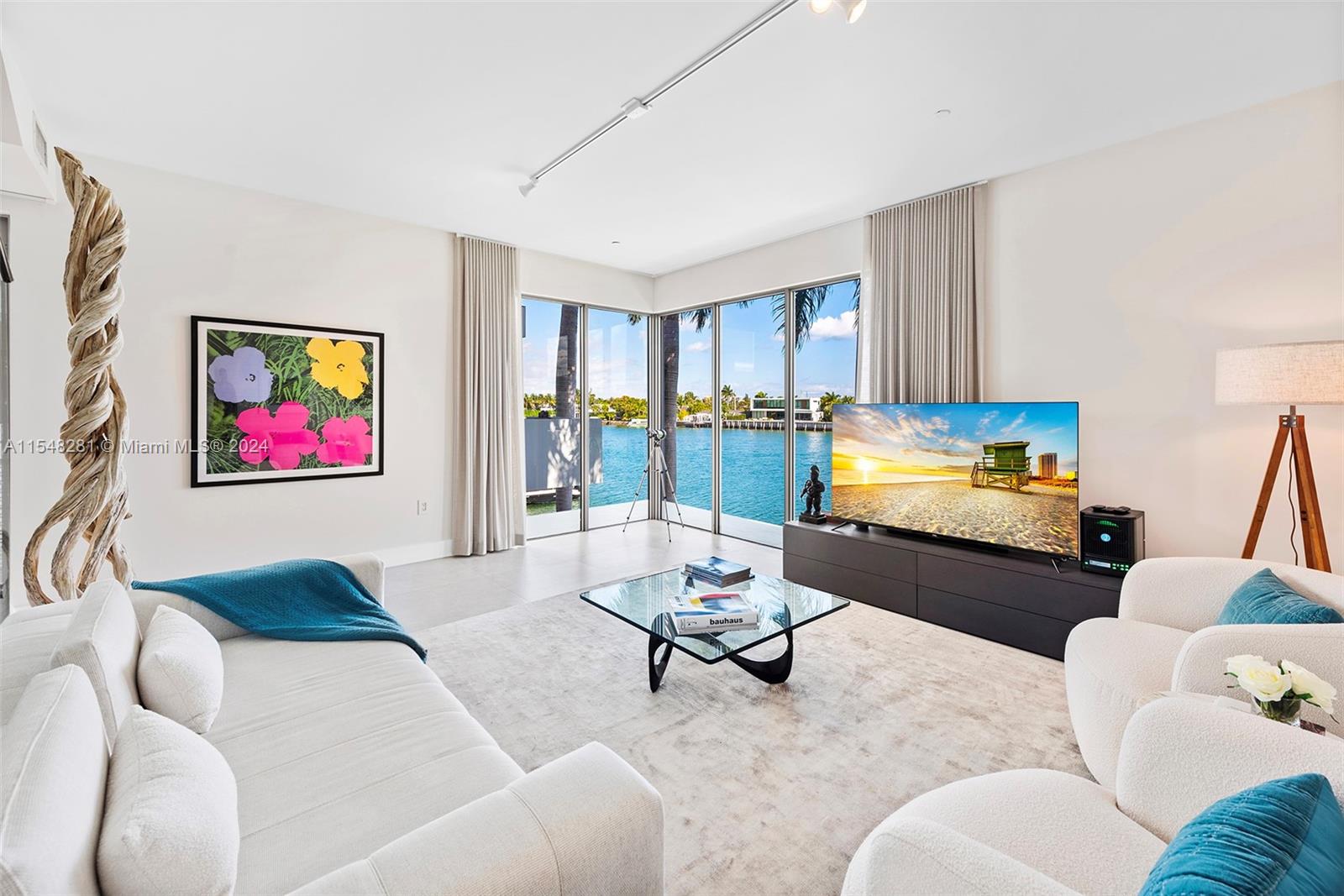 171 N Shore Dr 171-5, Miami Beach, Florida 33141, 3 Bedrooms Bedrooms, ,3 BathroomsBathrooms,Residentiallease,For Rent,171 N Shore Dr 171-5,A11548281