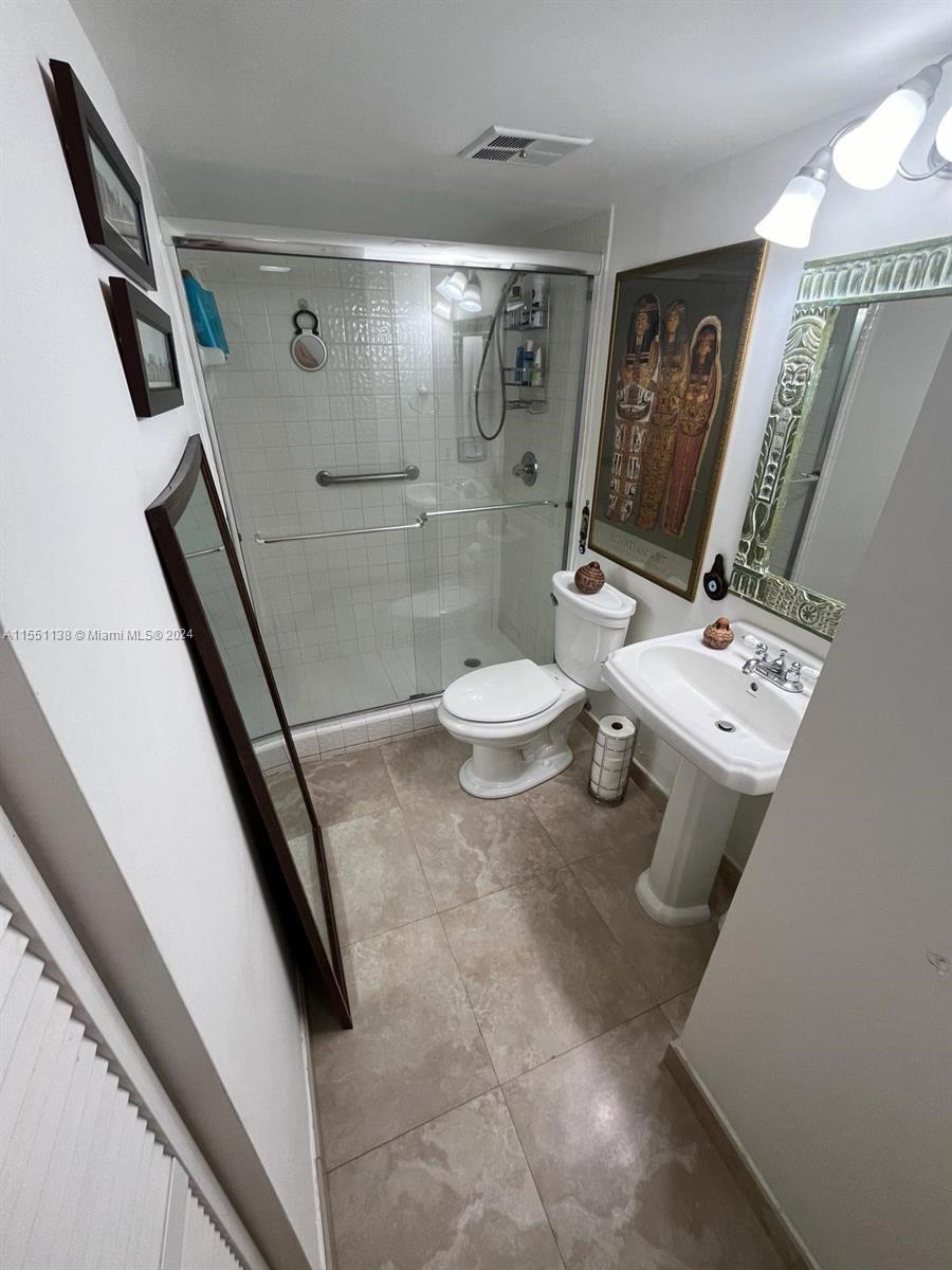 1775 Washington Ave 7C, Miami Beach, Florida 33139, 2 Bedrooms Bedrooms, ,2 BathroomsBathrooms,Residential,For Sale,1775 Washington Ave 7C,A11551138