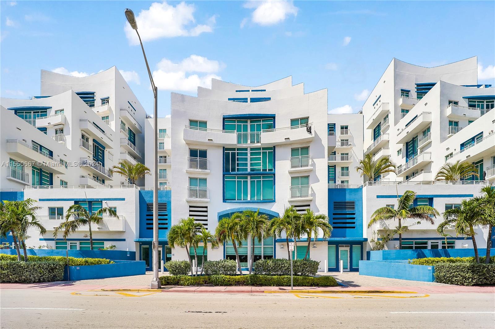 7600 Collins Ave, Miami Beach, FL, 33141 United States, 2 Bedrooms Bedrooms, ,1 BathroomBathrooms,Residential,For Sale,Collins Ave,A11550667