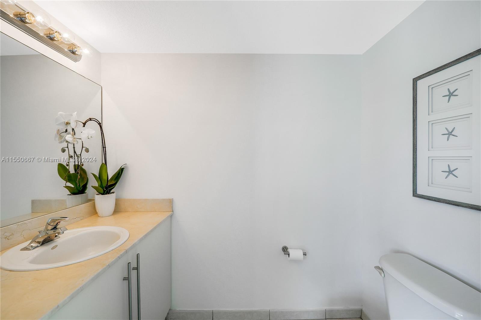 7600 Collins Ave, Miami Beach, FL, 33141 United States, 2 Bedrooms Bedrooms, ,1 BathroomBathrooms,Residential,For Sale,Collins Ave,A11550667