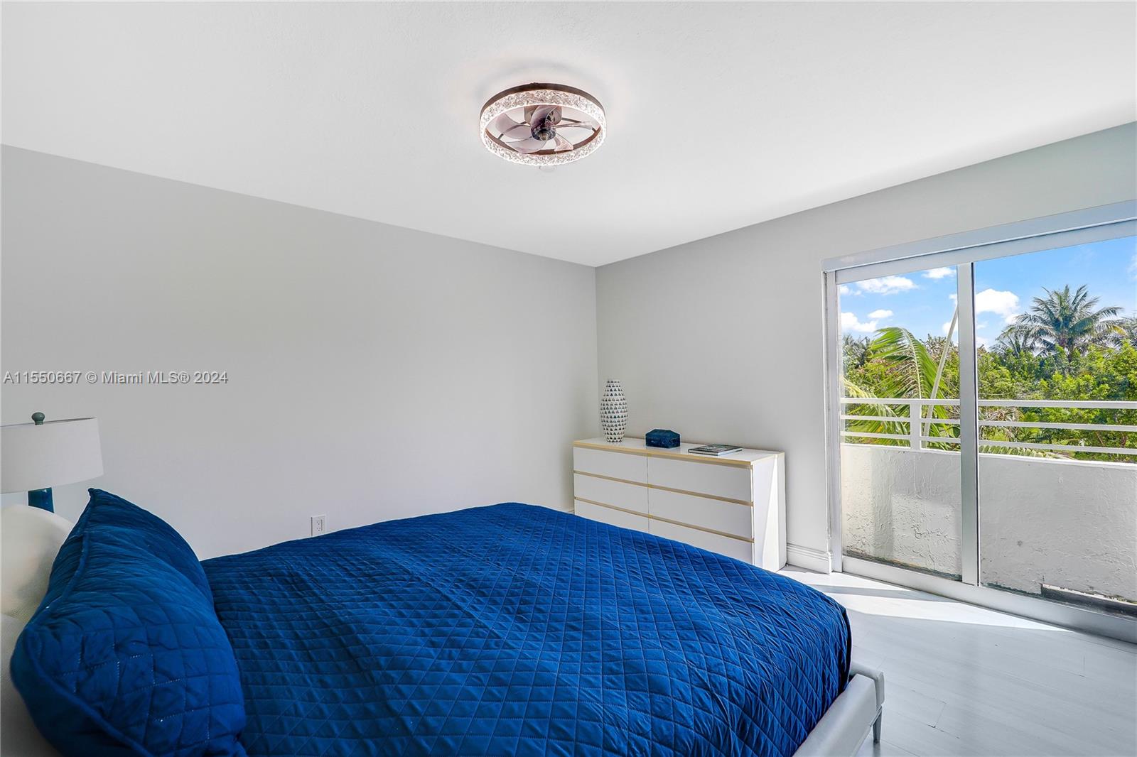 7600 Collins Ave, Miami Beach, FL, 33141 United States, 2 Bedrooms Bedrooms, ,1 BathroomBathrooms,Residential,For Sale,Collins Ave,A11550667