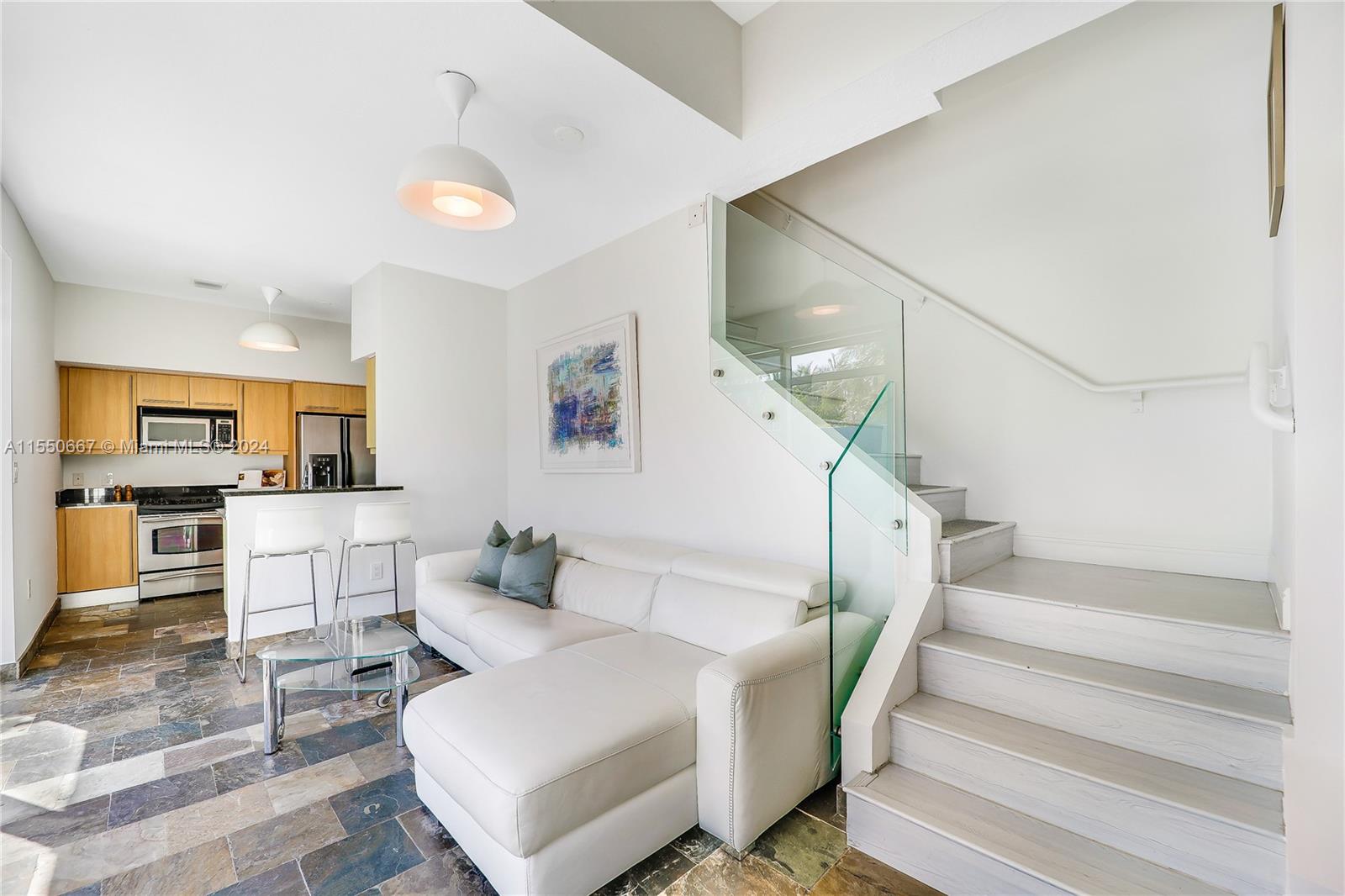 7600 Collins Ave, Miami Beach, FL, 33141 United States, 2 Bedrooms Bedrooms, ,1 BathroomBathrooms,Residential,For Sale,Collins Ave,A11550667