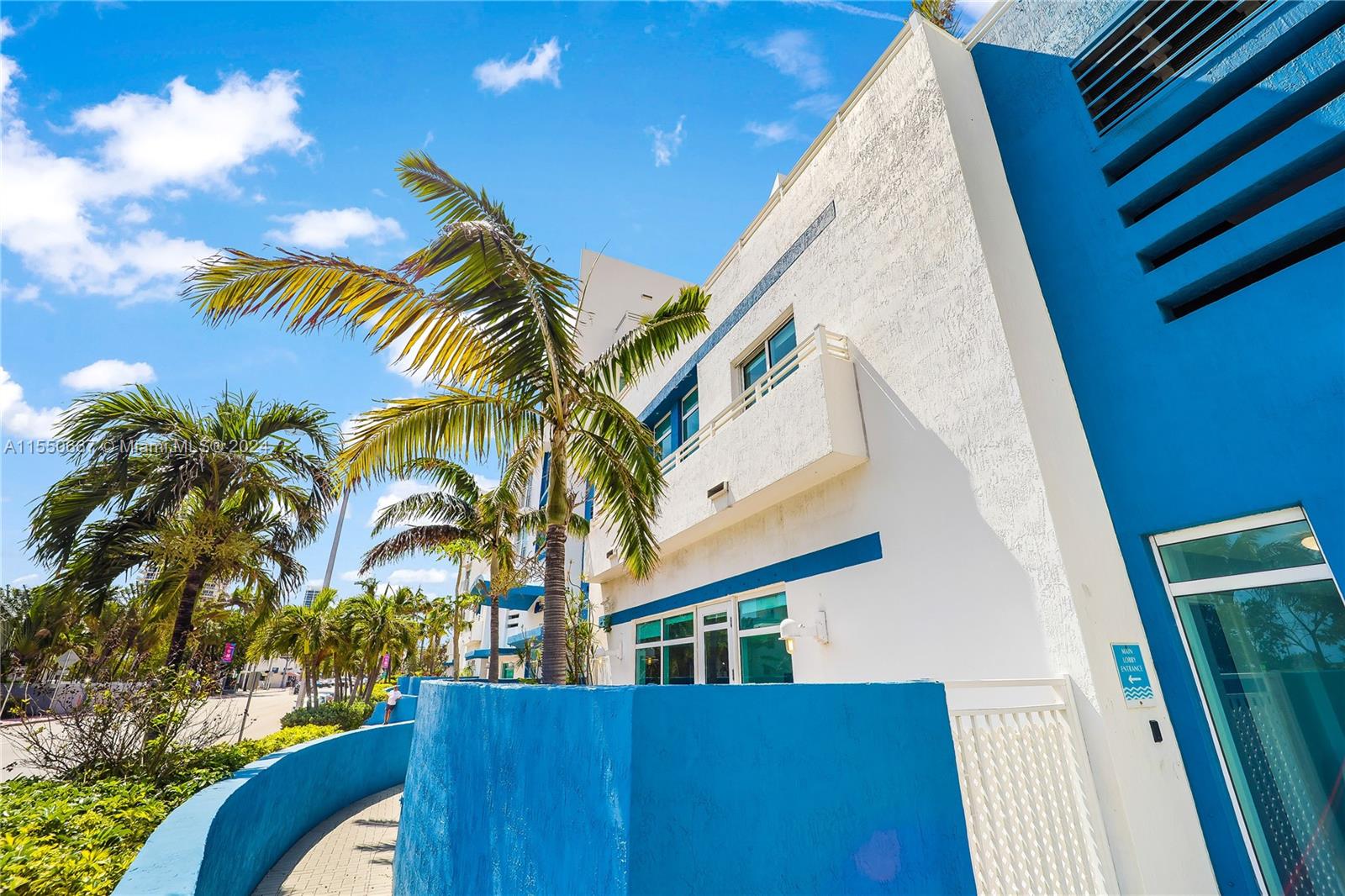 7600 Collins Ave, Miami Beach, FL, 33141 United States, 2 Bedrooms Bedrooms, ,1 BathroomBathrooms,Residential,For Sale,Collins Ave,A11550667