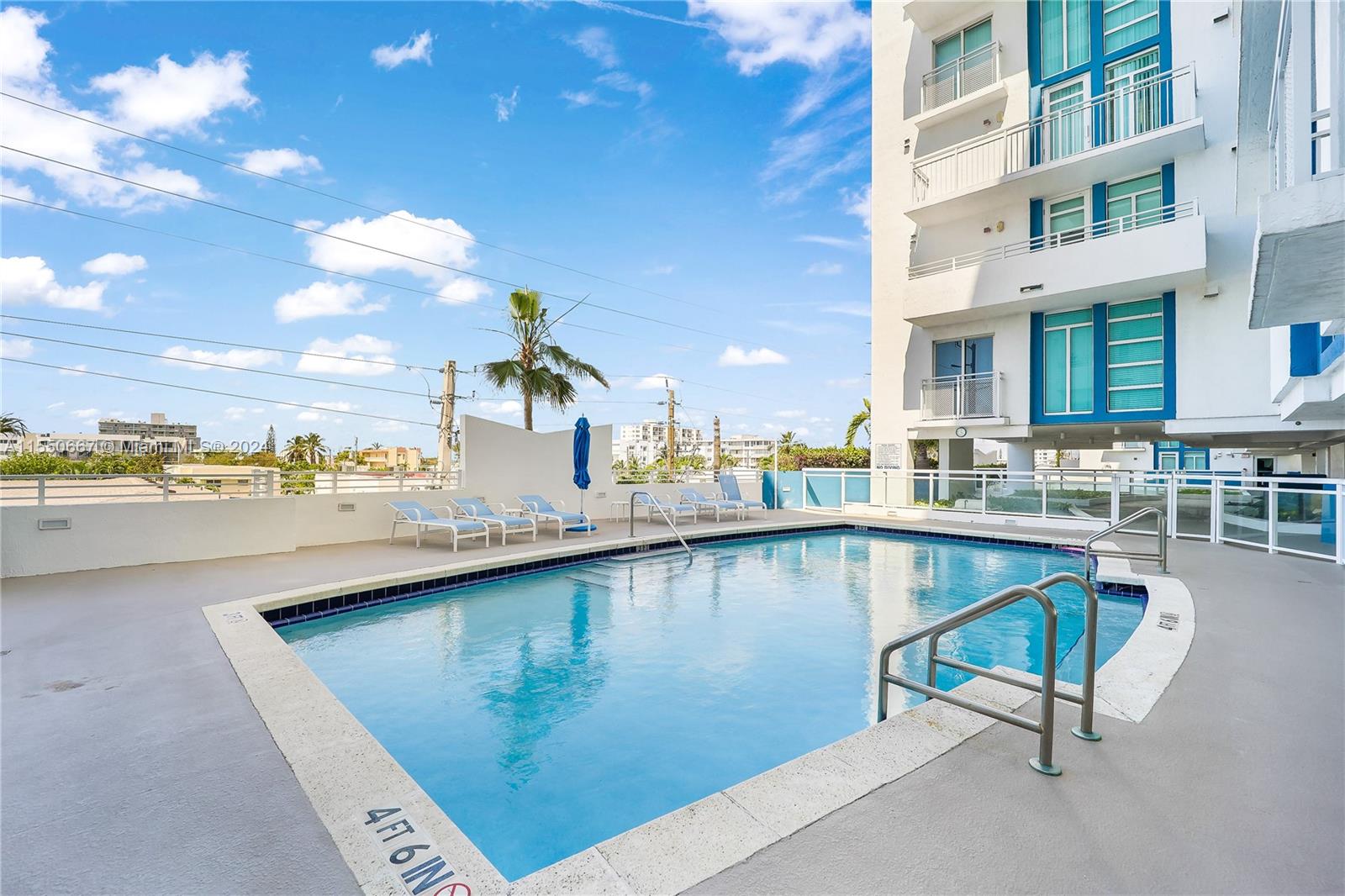 7600 Collins Ave, Miami Beach, FL, 33141 United States, 2 Bedrooms Bedrooms, ,1 BathroomBathrooms,Residential,For Sale,Collins Ave,A11550667