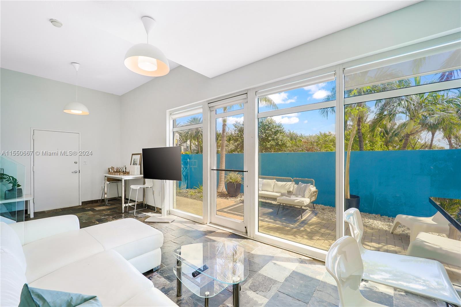 7600 Collins Ave, Miami Beach, FL, 33141 United States, 2 Bedrooms Bedrooms, ,1 BathroomBathrooms,Residential,For Sale,Collins Ave,A11550667