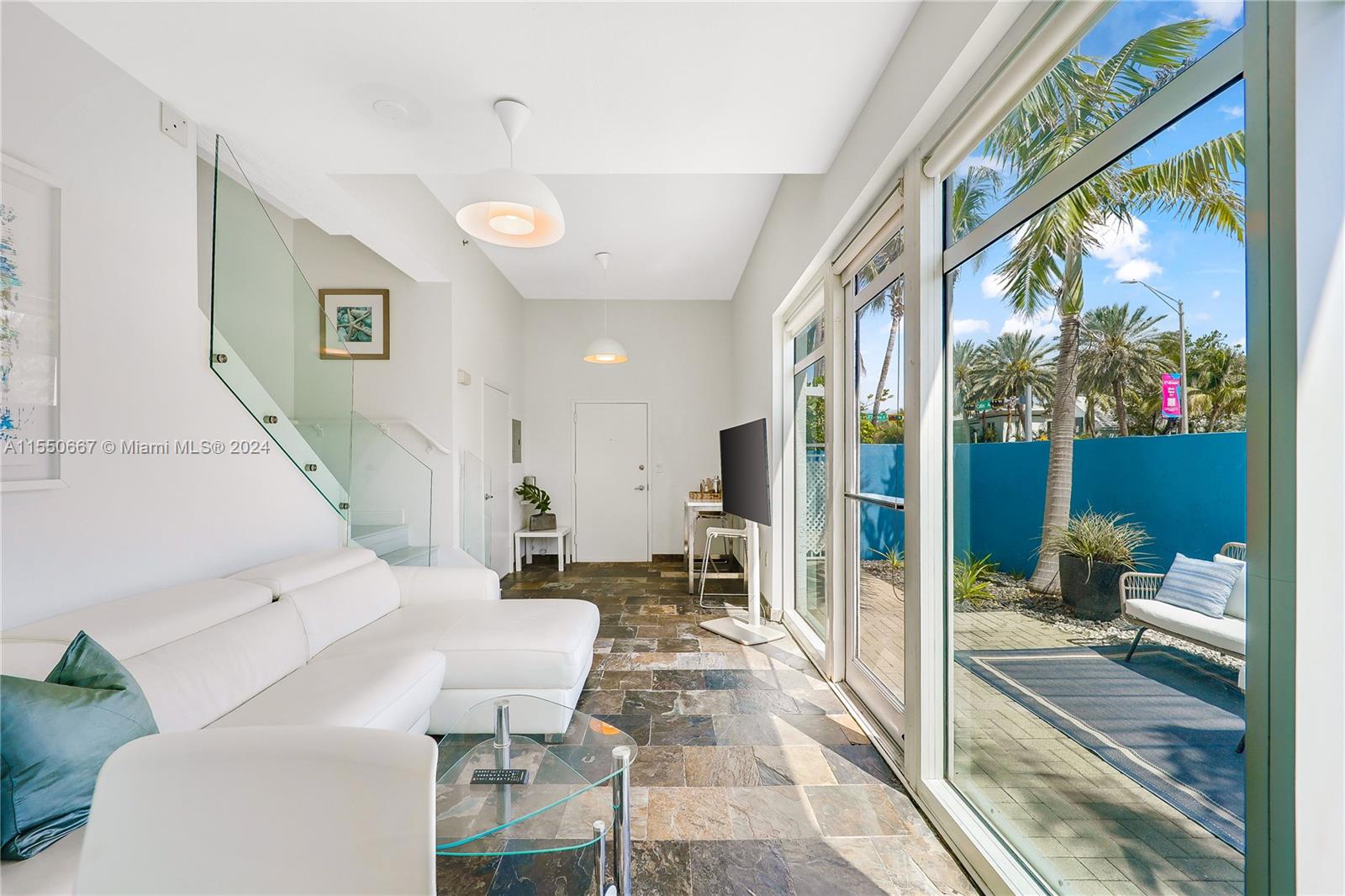 7600 Collins Ave, Miami Beach, FL, 33141 United States, 2 Bedrooms Bedrooms, ,1 BathroomBathrooms,Residential,For Sale,Collins Ave,A11550667