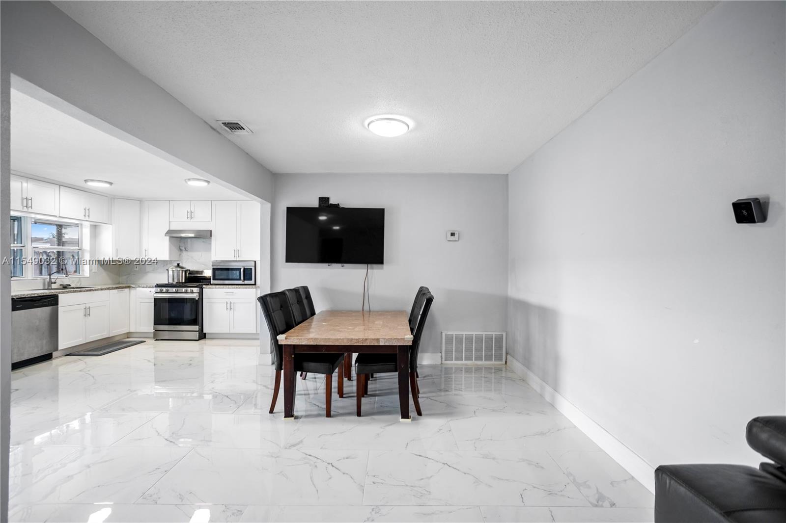 9570 20th Pl, Sunrise, FL, 33322 United States, 3 Bedrooms Bedrooms, ,2 BathroomsBathrooms,Residential,For Sale,20th Pl,A11549032