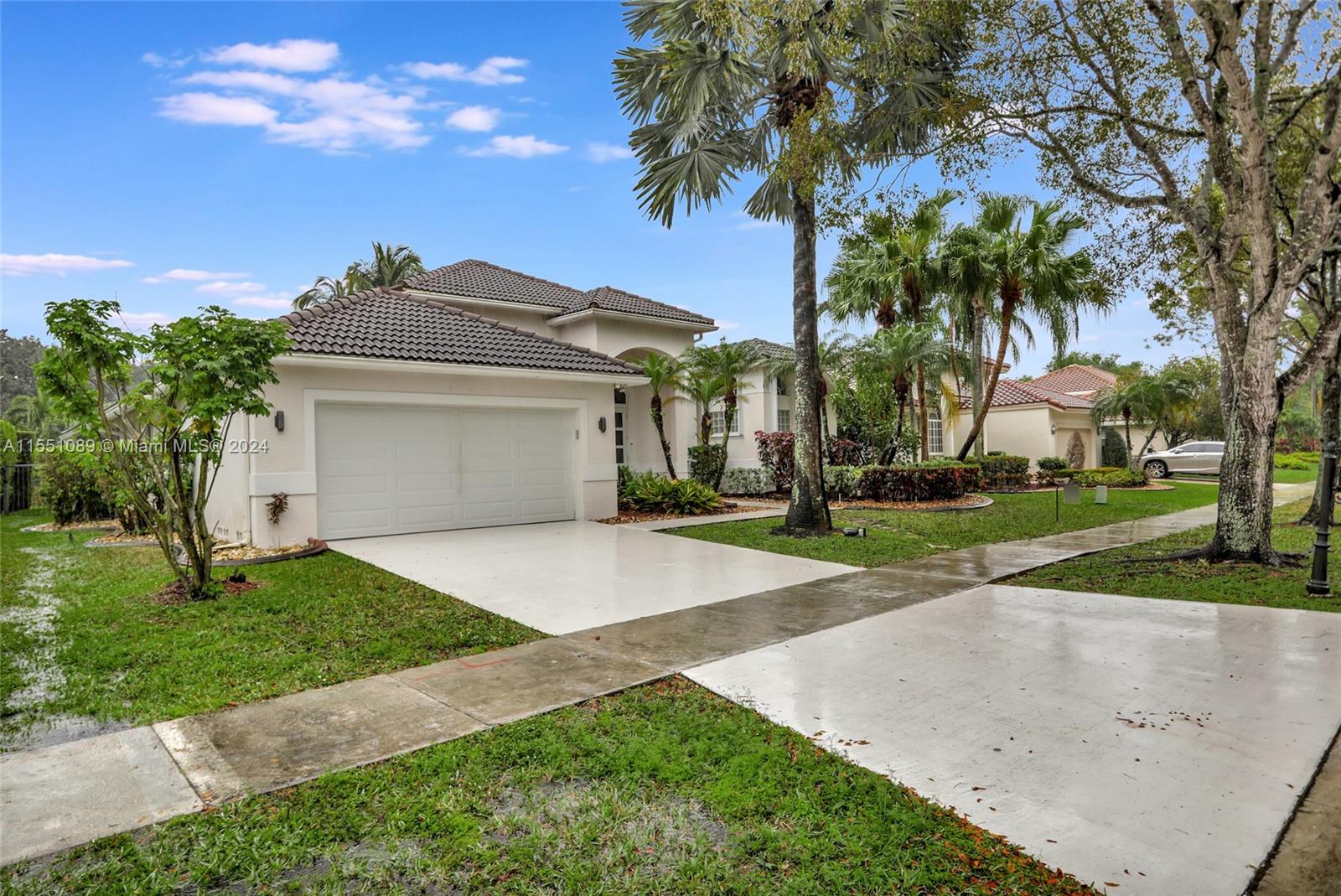 865  Bayside Ln  For Sale A11551089, FL