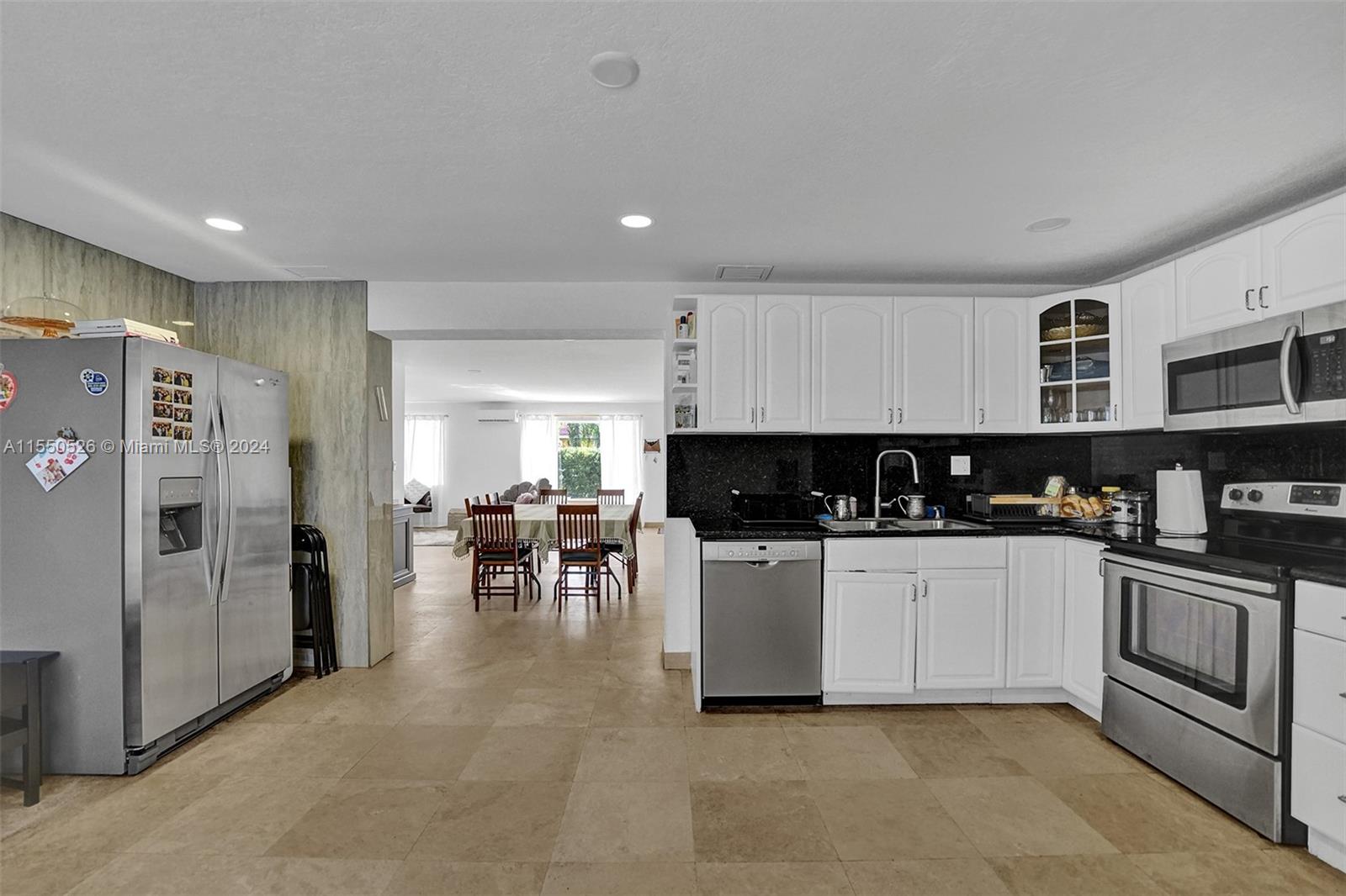 901 NE 6th St 1, Hallandale Beach, Florida 33009, 4 Bedrooms Bedrooms, ,3 BathroomsBathrooms,Residentiallease,For Rent,901 NE 6th St 1,A11550526