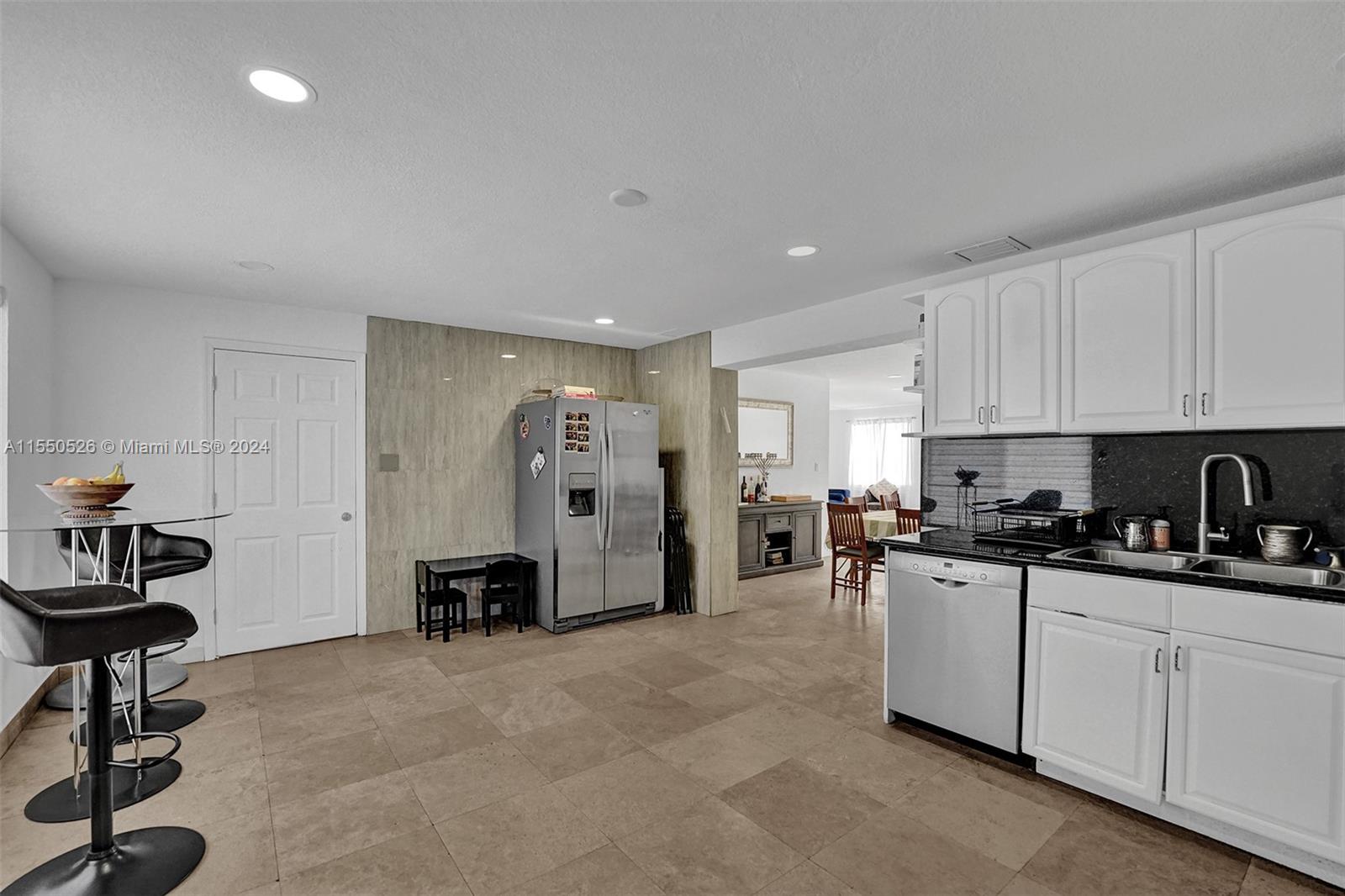 901 NE 6th St 1, Hallandale Beach, Florida 33009, 4 Bedrooms Bedrooms, ,3 BathroomsBathrooms,Residentiallease,For Rent,901 NE 6th St 1,A11550526