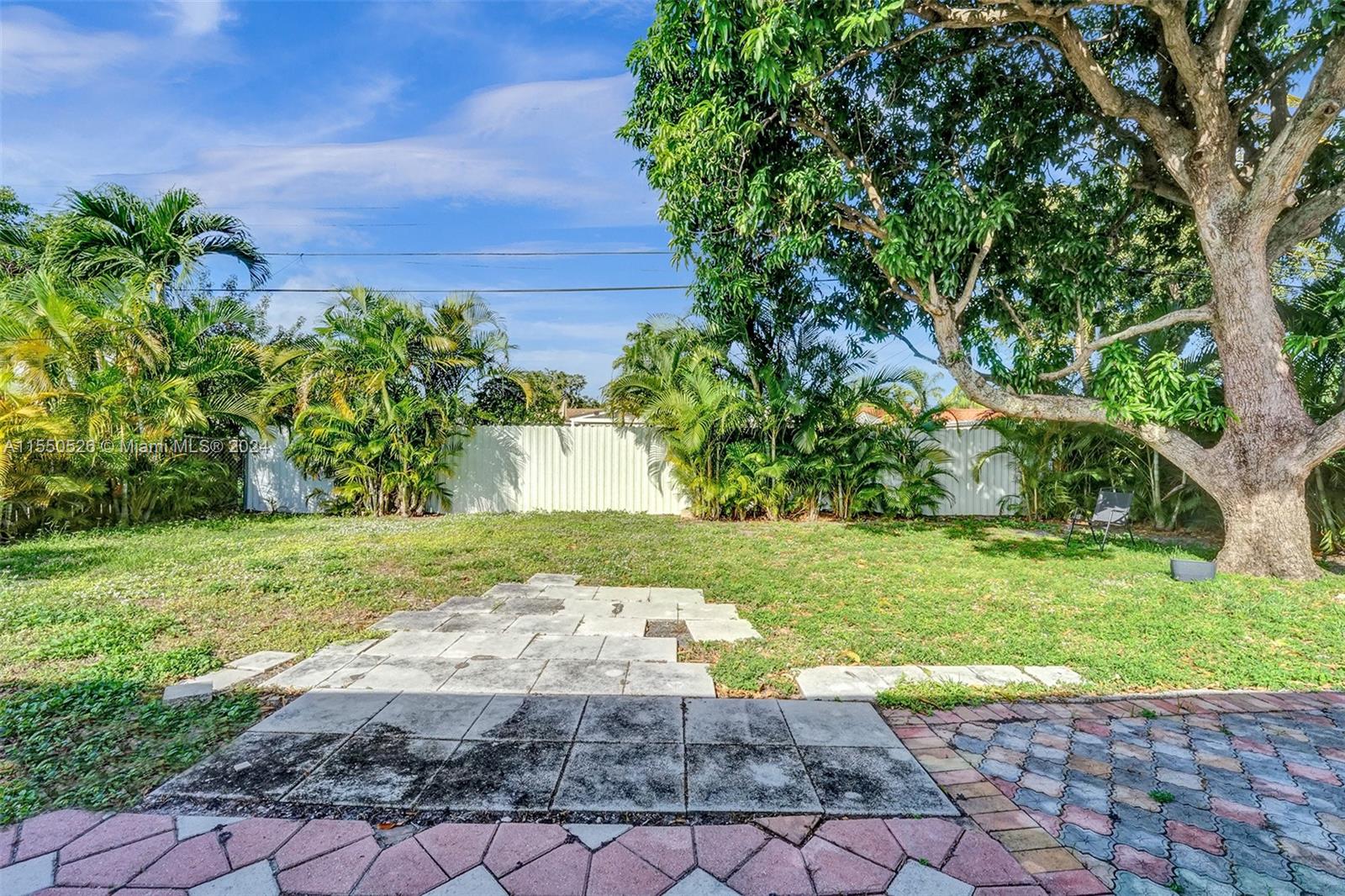 901 NE 6th St 1, Hallandale Beach, Florida 33009, 4 Bedrooms Bedrooms, ,3 BathroomsBathrooms,Residentiallease,For Rent,901 NE 6th St 1,A11550526