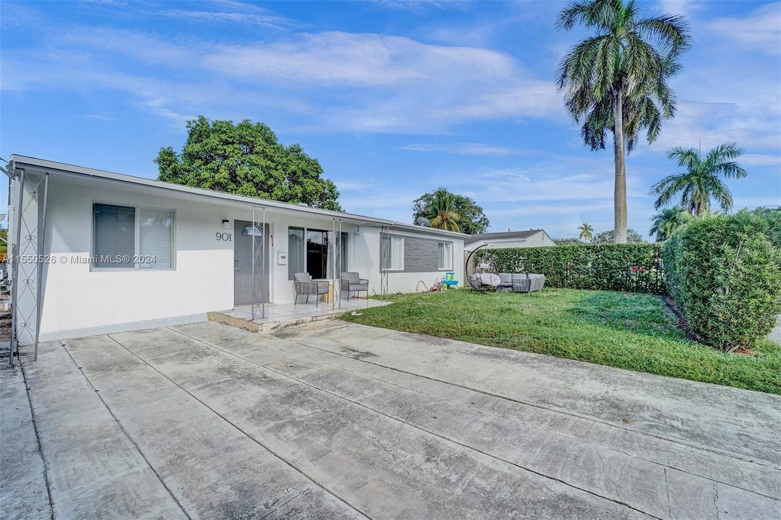 901 NE 6th St 1, Hallandale Beach, Florida 33009, 4 Bedrooms Bedrooms, ,3 BathroomsBathrooms,Residentiallease,For Rent,901 NE 6th St 1,A11550526