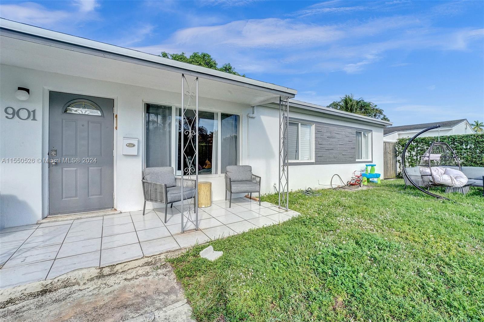 901 NE 6th St 1, Hallandale Beach, Florida 33009, 4 Bedrooms Bedrooms, ,3 BathroomsBathrooms,Residentiallease,For Rent,901 NE 6th St 1,A11550526