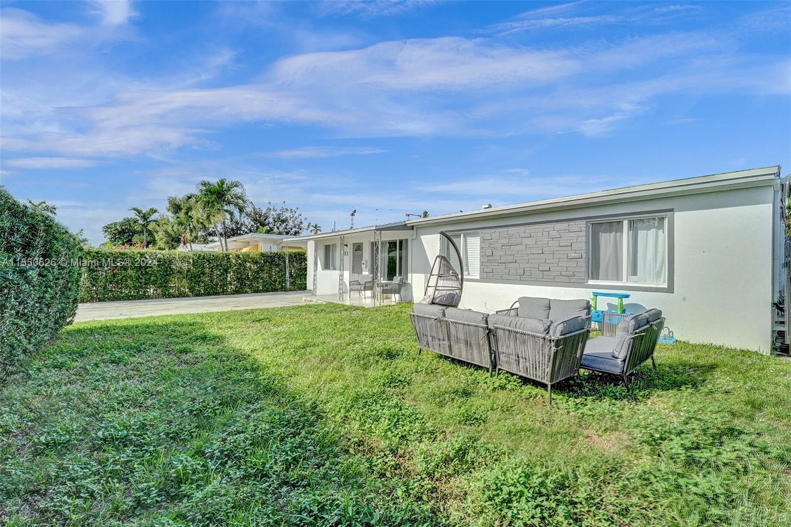 901 NE 6th St 1, Hallandale Beach, Florida 33009, 4 Bedrooms Bedrooms, ,3 BathroomsBathrooms,Residentiallease,For Rent,901 NE 6th St 1,A11550526