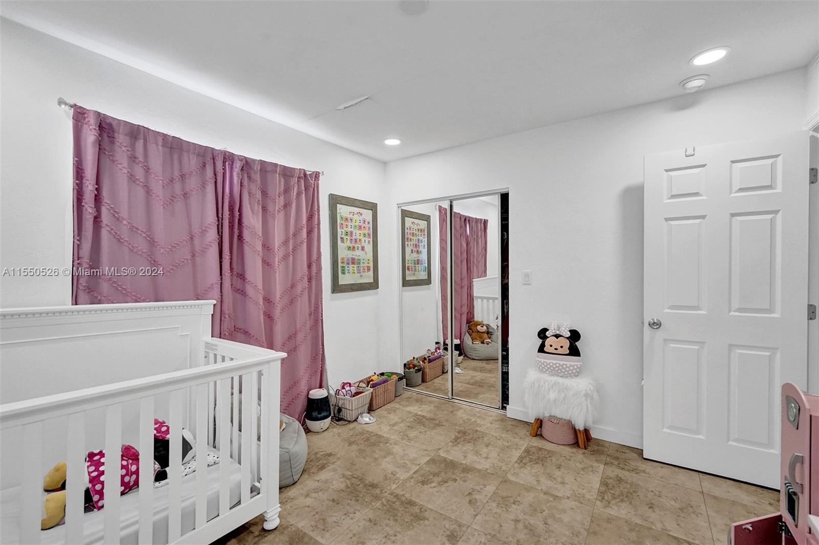 901 NE 6th St 1, Hallandale Beach, Florida 33009, 4 Bedrooms Bedrooms, ,3 BathroomsBathrooms,Residentiallease,For Rent,901 NE 6th St 1,A11550526