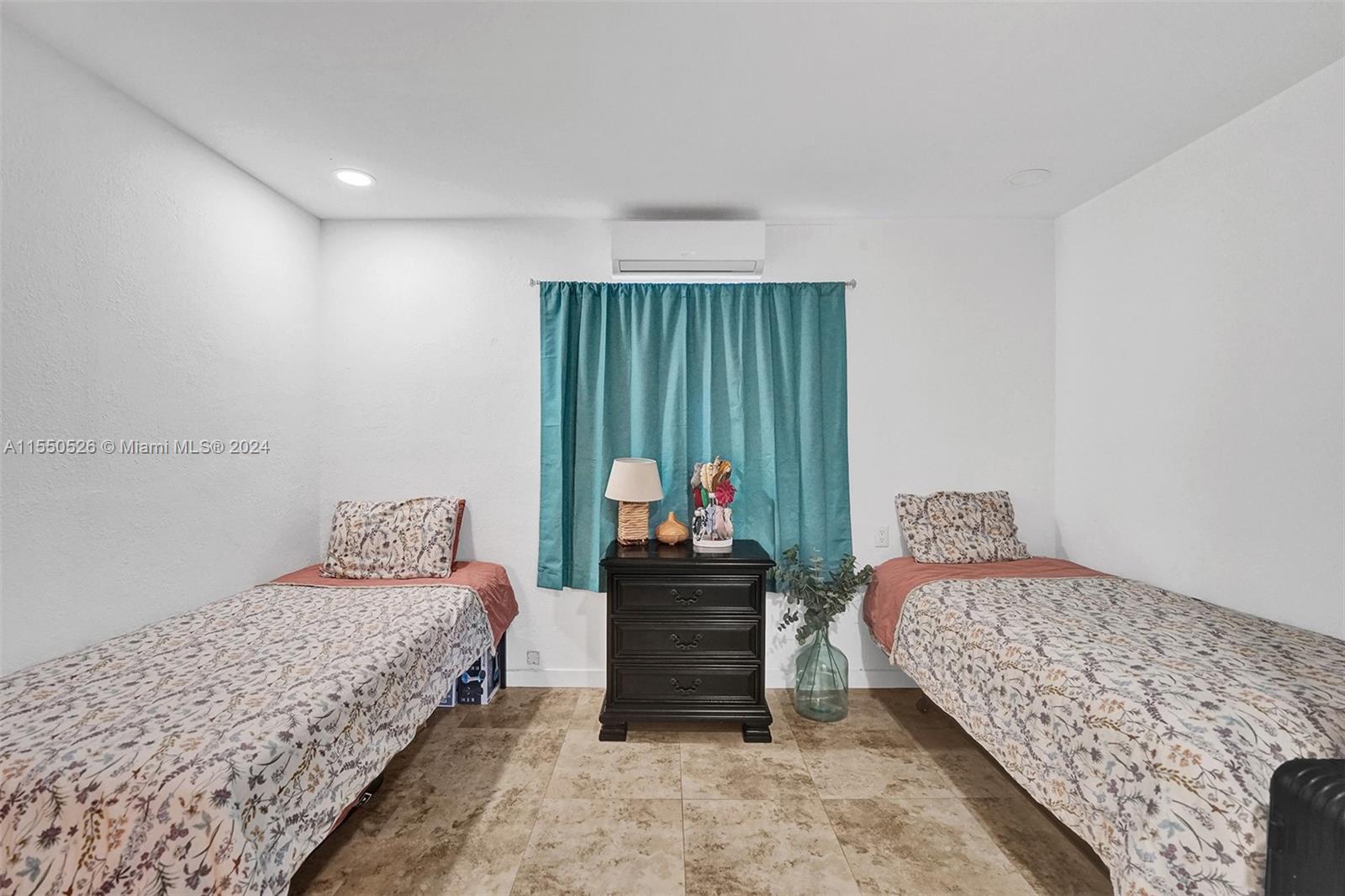 901 NE 6th St 1, Hallandale Beach, Florida 33009, 4 Bedrooms Bedrooms, ,3 BathroomsBathrooms,Residentiallease,For Rent,901 NE 6th St 1,A11550526