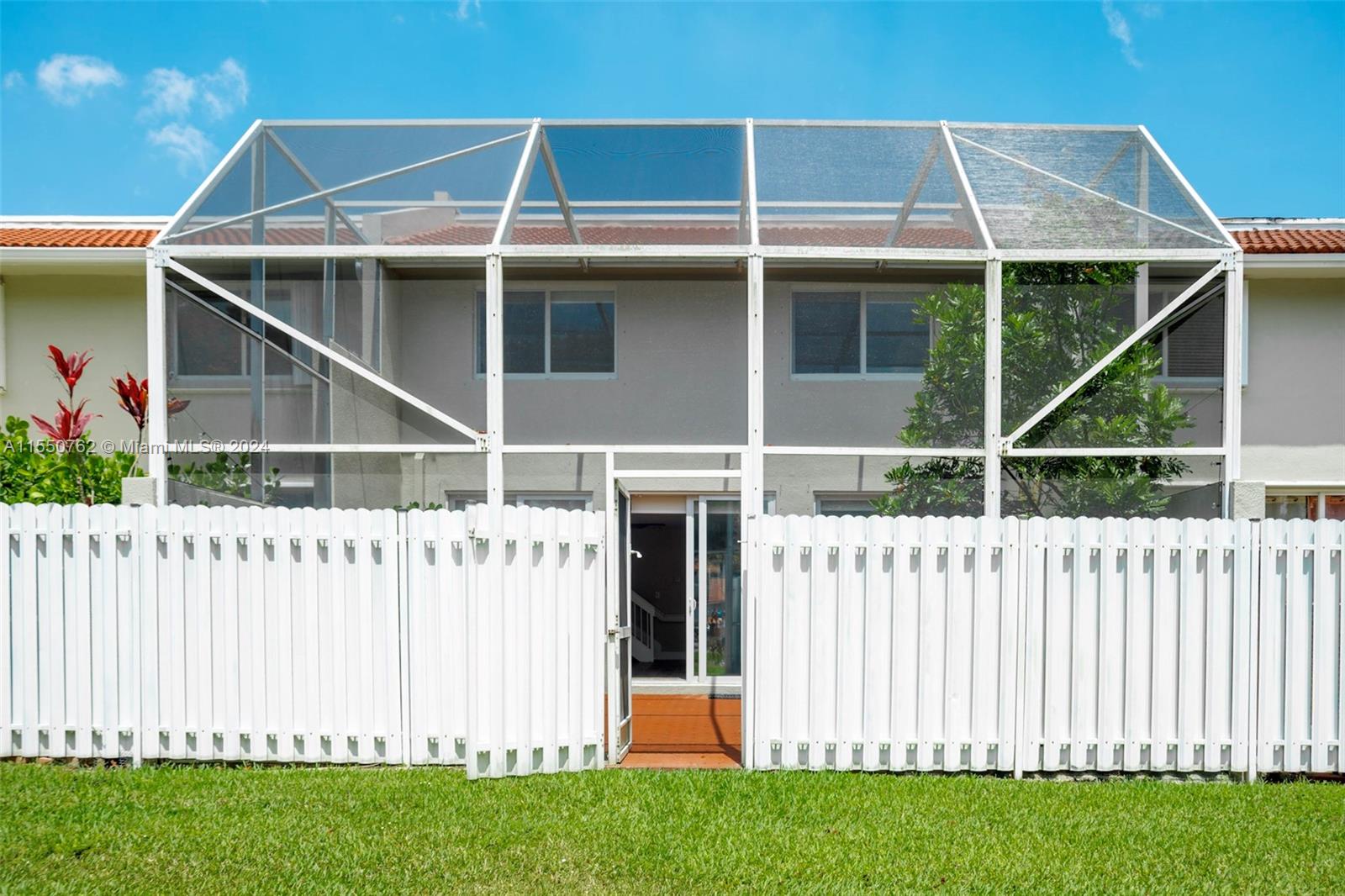 4422 NW 97th Pl, Doral, Florida 33178, 3 Bedrooms Bedrooms, ,2 BathroomsBathrooms,Residential,For Sale,4422 NW 97th Pl,A11550762