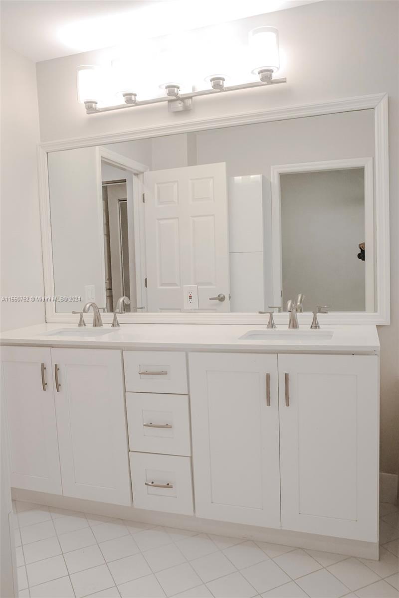 4422 NW 97th Pl, Doral, Florida 33178, 3 Bedrooms Bedrooms, ,2 BathroomsBathrooms,Residential,For Sale,4422 NW 97th Pl,A11550762