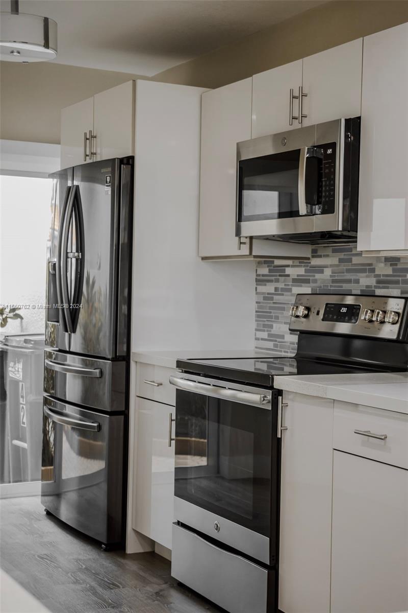 4422 NW 97th Pl, Doral, Florida 33178, 3 Bedrooms Bedrooms, ,2 BathroomsBathrooms,Residential,For Sale,4422 NW 97th Pl,A11550762