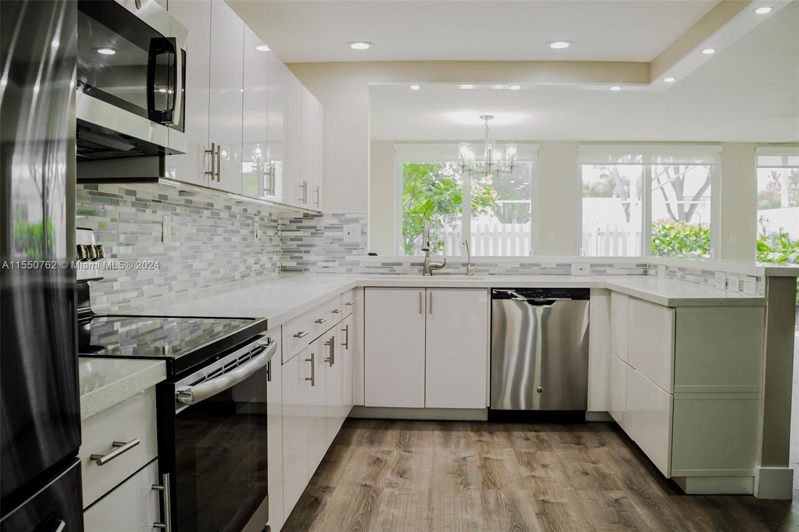 4422 NW 97th Pl, Doral, Florida 33178, 3 Bedrooms Bedrooms, ,2 BathroomsBathrooms,Residential,For Sale,4422 NW 97th Pl,A11550762