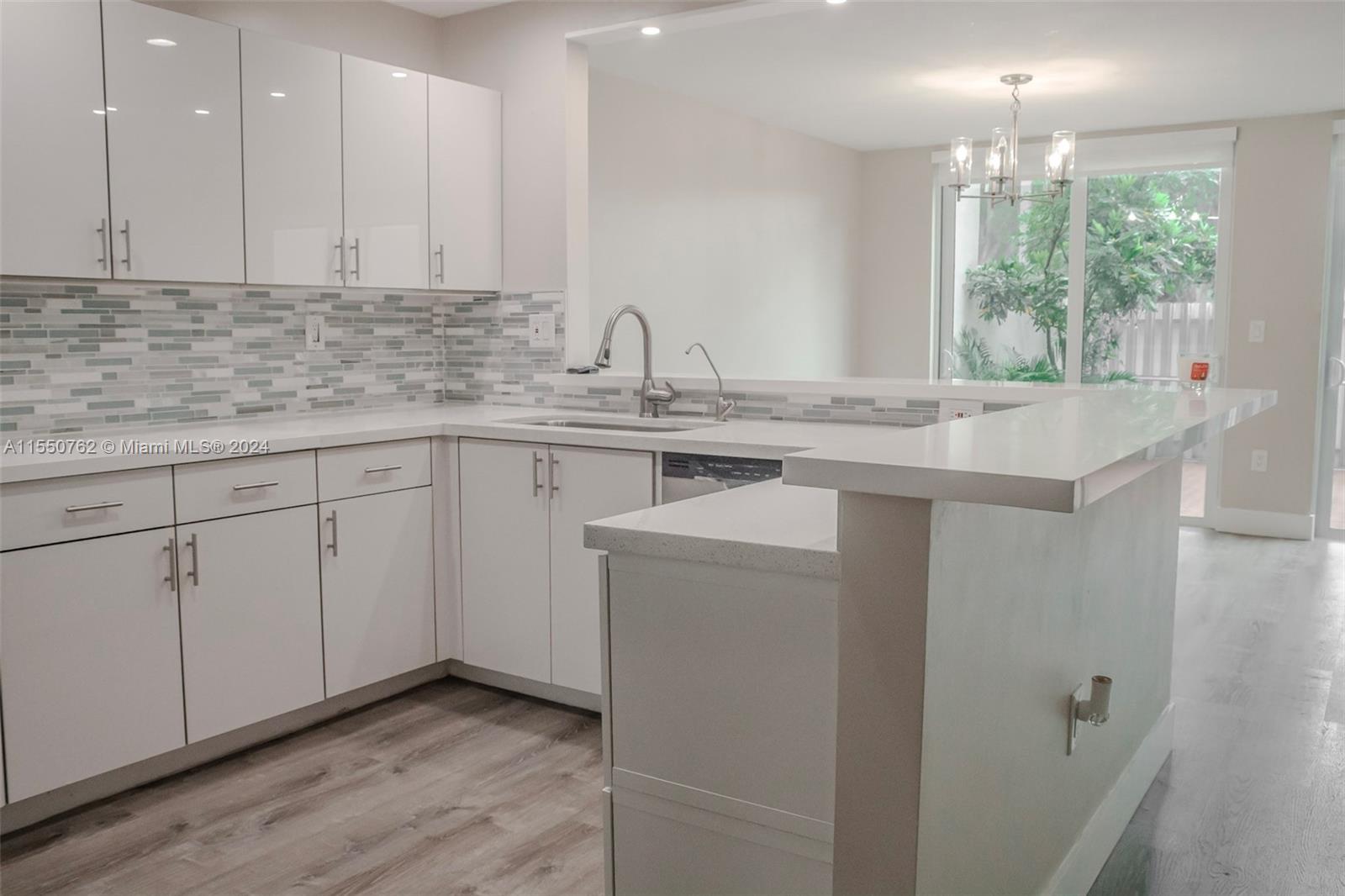 4422 NW 97th Pl, Doral, Florida 33178, 3 Bedrooms Bedrooms, ,2 BathroomsBathrooms,Residential,For Sale,4422 NW 97th Pl,A11550762