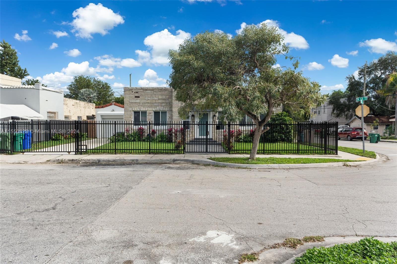 923 SW 13th Ct, Miami, Florida 33135, 4 Bedrooms Bedrooms, ,3 BathroomsBathrooms,Residential,For Sale,923 SW 13th Ct,A11550823