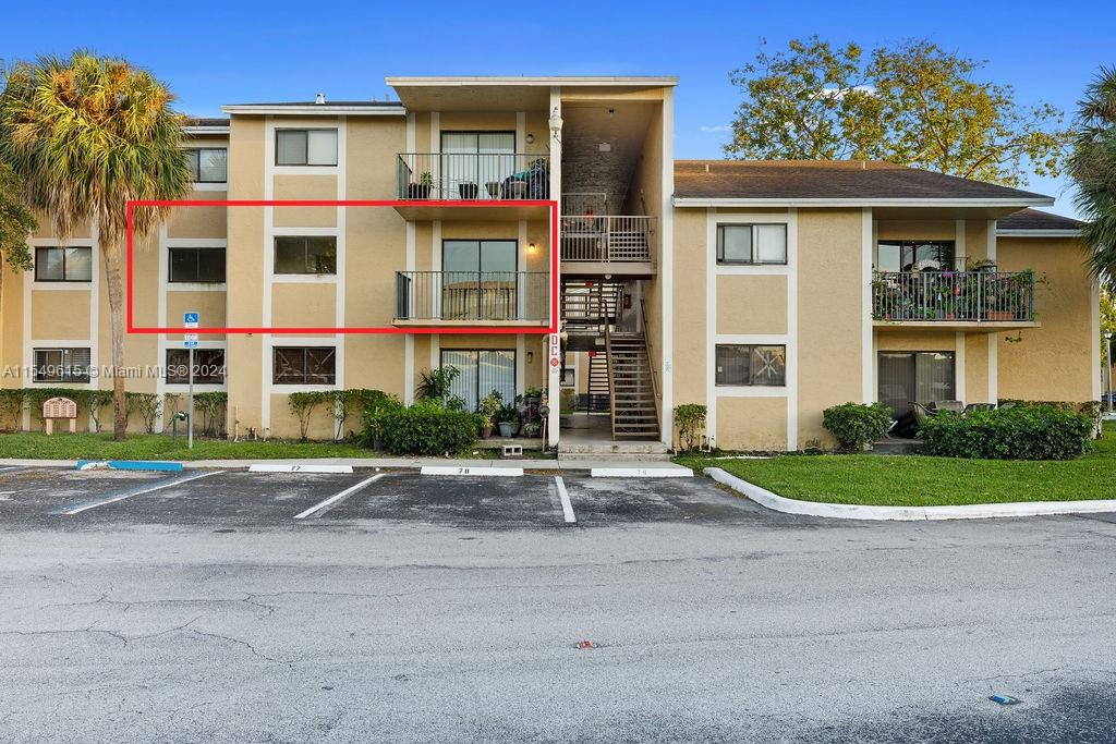 251 W Palm Cir 205, Pembroke Pines, Florida 33025, 2 Bedrooms Bedrooms, ,1 BathroomBathrooms,Residentiallease,For Rent,251 W Palm Cir 205,A11549615