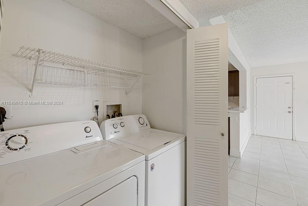 251 W Palm Cir 205, Pembroke Pines, Florida 33025, 2 Bedrooms Bedrooms, ,1 BathroomBathrooms,Residentiallease,For Rent,251 W Palm Cir 205,A11549615