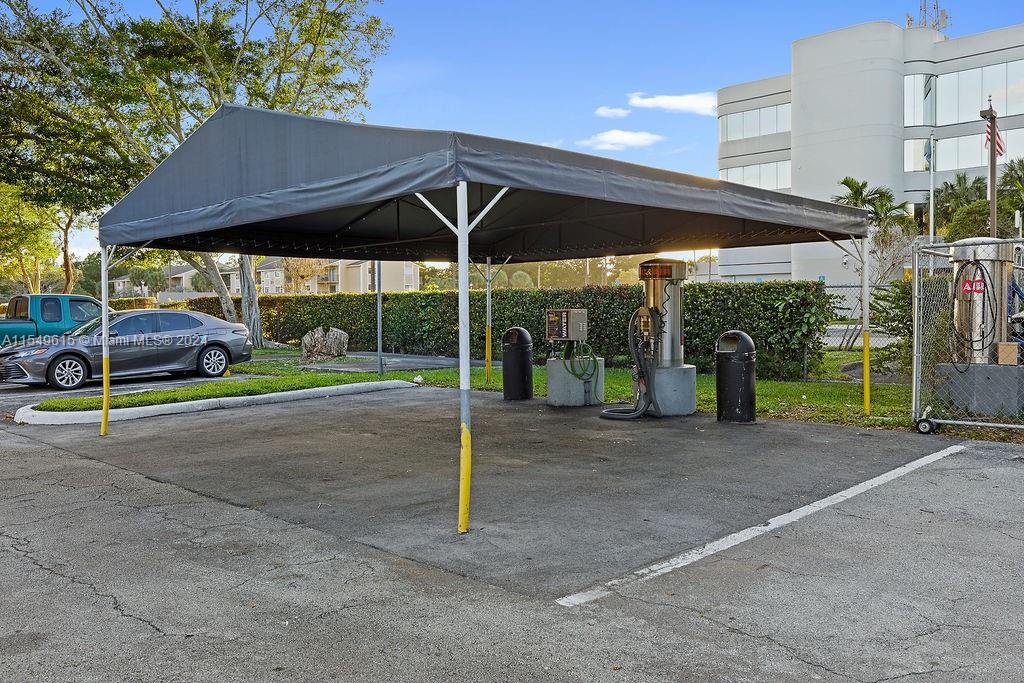 251 W Palm Cir 205, Pembroke Pines, Florida 33025, 2 Bedrooms Bedrooms, ,1 BathroomBathrooms,Residentiallease,For Rent,251 W Palm Cir 205,A11549615
