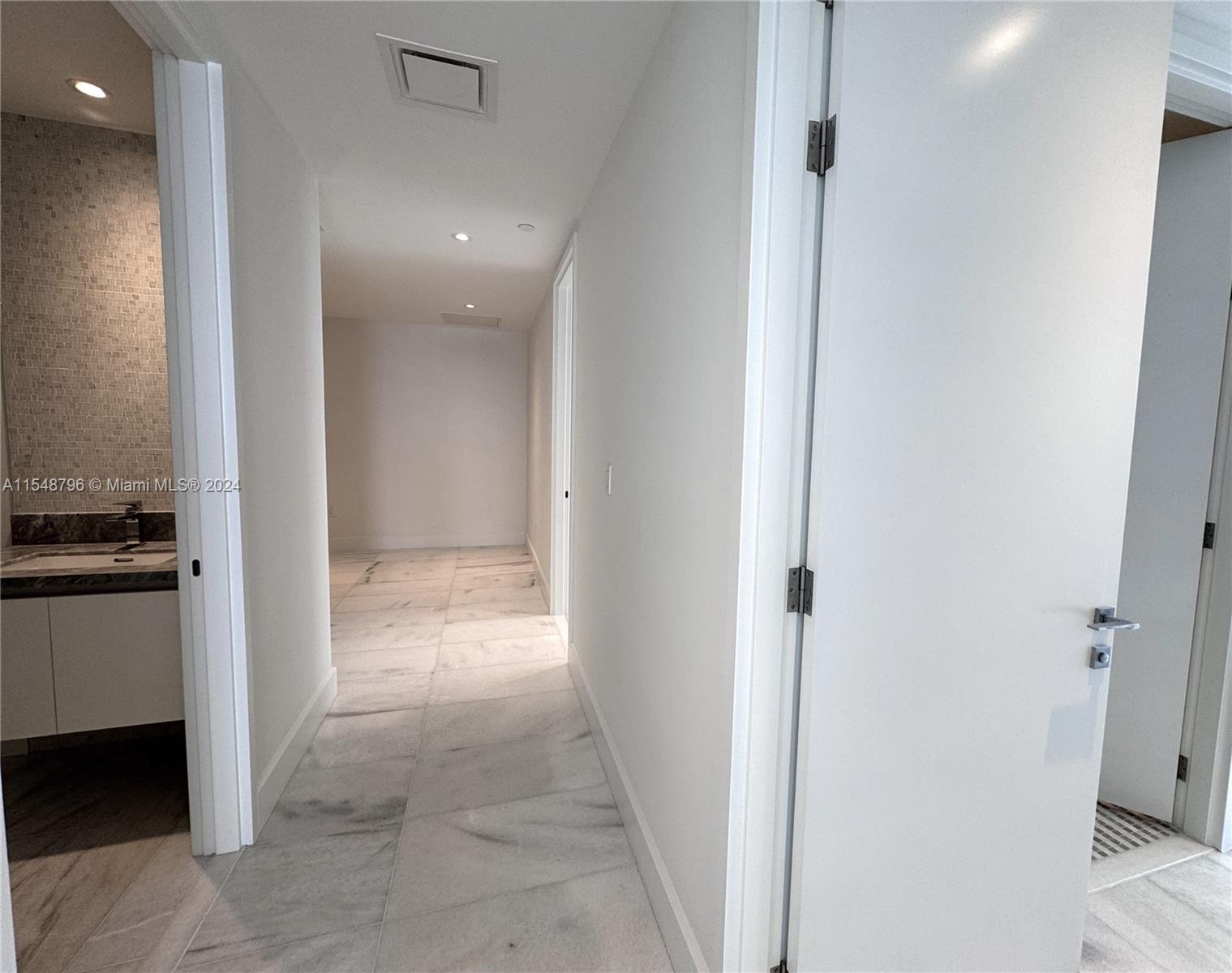 700 NE 26th TER 5101, Miami, Florida 33137, 3 Bedrooms Bedrooms, ,4 BathroomsBathrooms,Residential,For Sale,700 NE 26th TER 5101,A11548796