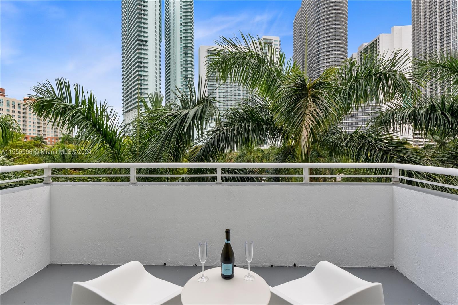 275 NE 18th St 408, Miami, Florida 33132, ,1 BathroomBathrooms,Residentiallease,For Rent,275 NE 18th St 408,A11550698