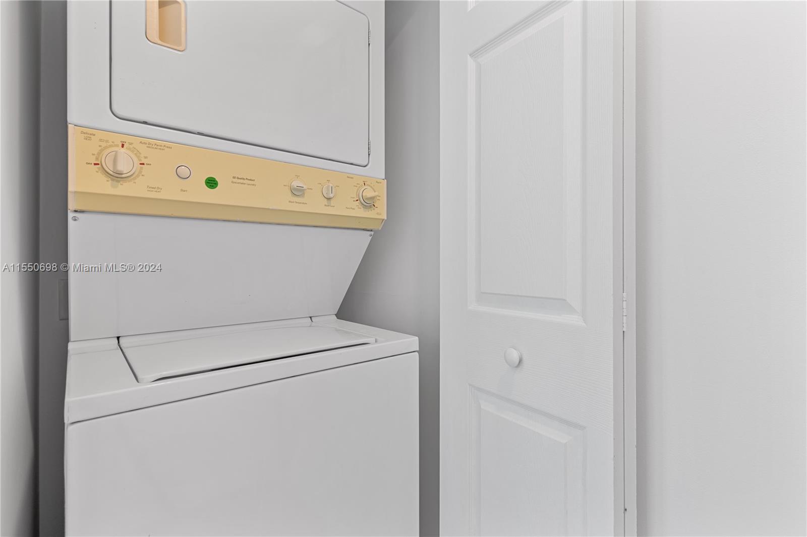 275 NE 18th St 408, Miami, Florida 33132, ,1 BathroomBathrooms,Residentiallease,For Rent,275 NE 18th St 408,A11550698